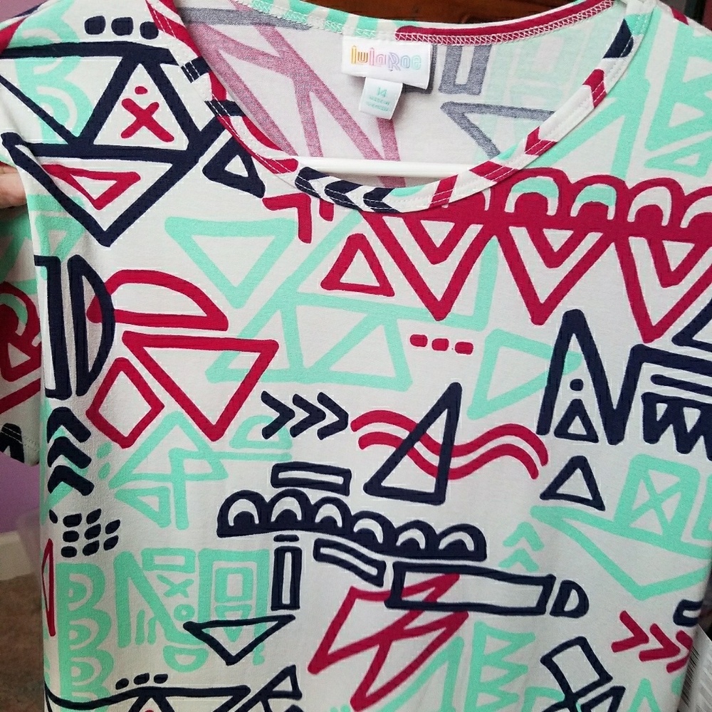 Lularoe Gracie Tee